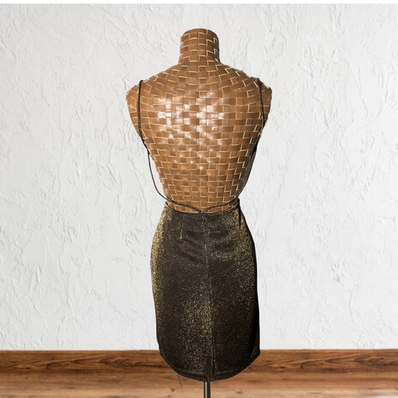 ⭐️HOST PICK⭐️Vintage 90’s metallic gold backless dress - Picture 2 of 12